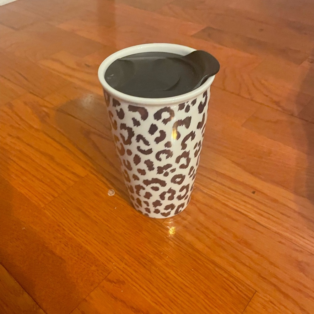 Metallic leopard print coffee cup with lid